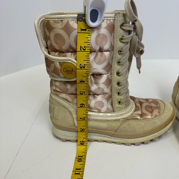 Coach Dorean Signature Snow Boots Women’s Size 6.5B - Beige Quilted Winter Boots - Picture 5 of 9